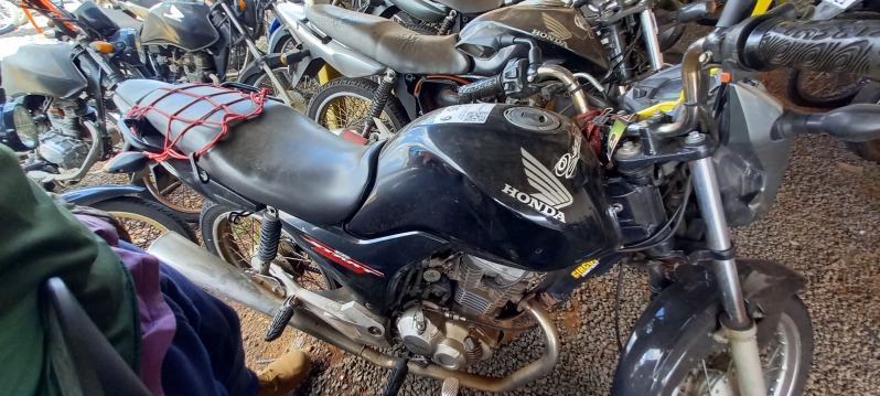 SUCATA APROVEITÁVEL COM MOTOR INSERVÍVEL