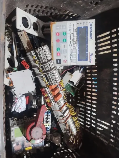 Lote de material elétrico