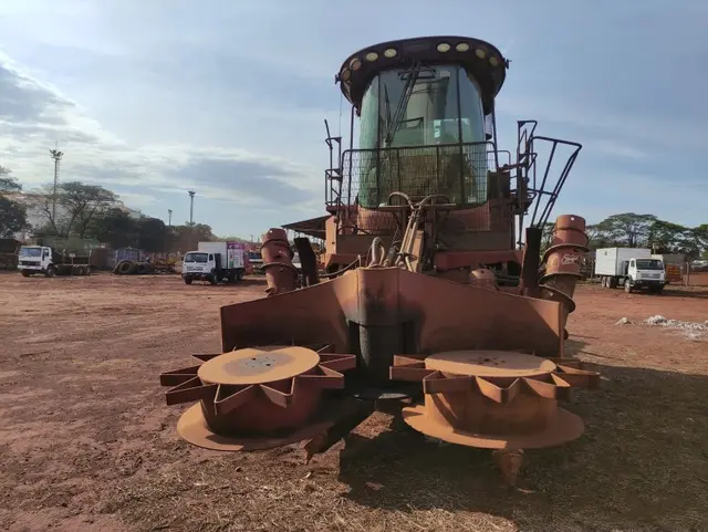 COLHEDORA CASE A 8810 1 L; ANO 2018. - FR9002607. - LOC. VALE DO ROSÁRIO