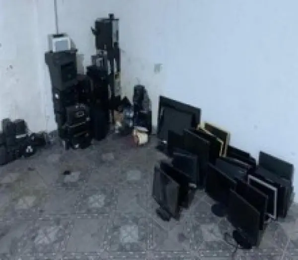 DIVERSOS EQUIPAMENTOS SUCATEADOS