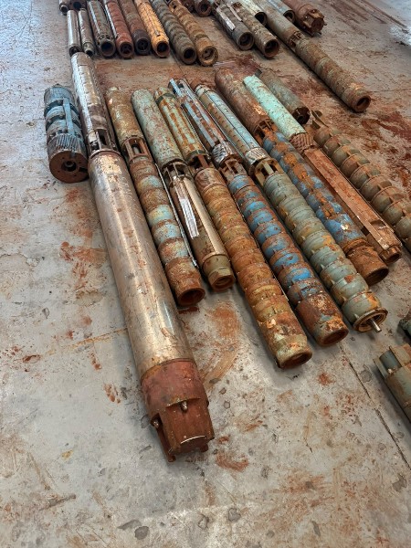 LOTE C/ BOMBAS SUBMERSAS DIVERSAS