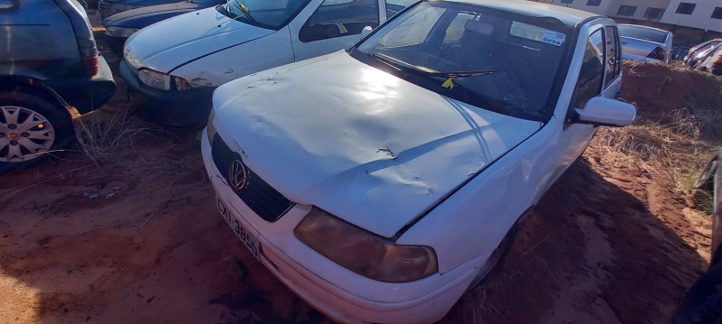 SUCATA APROVEITÁVEL COM MOTOR INSERVÍVEL