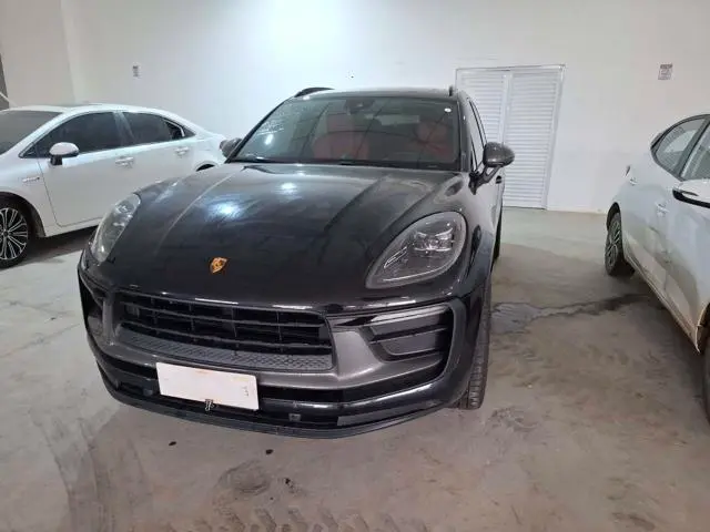 PORSCHE - MACAN T