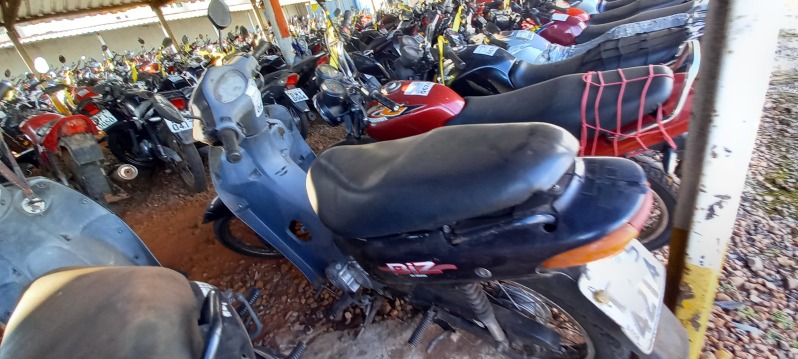 SUCATA APROVEITÁVEL COM MOTOR INSERVÍVEL