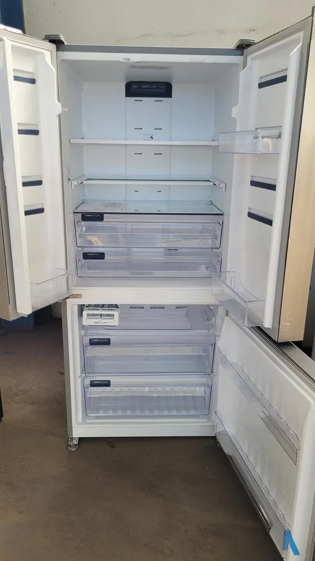 GELADEIRA ELECTROLUX FROST FREE 590L IM8S 220V - NO ESTADO EM QUE SE ENCONTRA