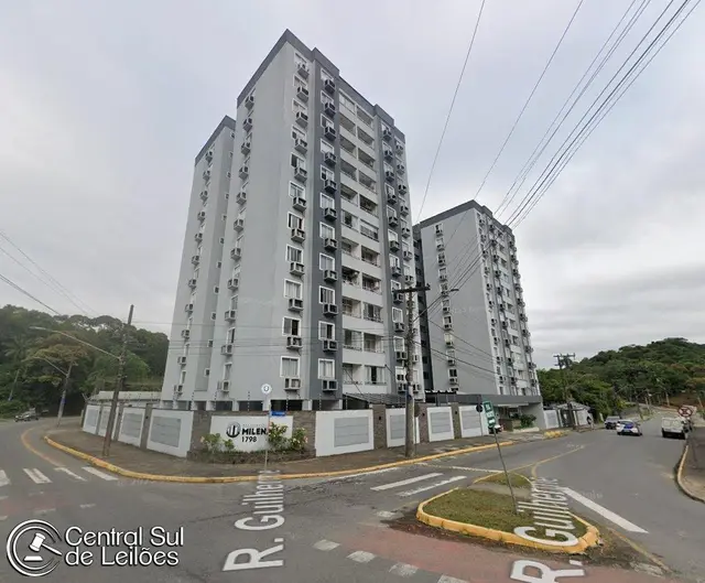Apartamento nº 1002, bloco A, no Conjunto Residencial Milena, em Joinville/SC