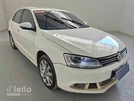 VOLKSWAGEN/JETTA (4P)