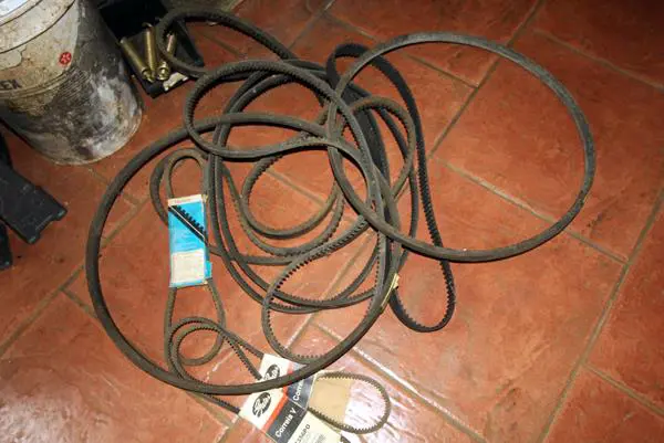 Lote de Correias Diversas