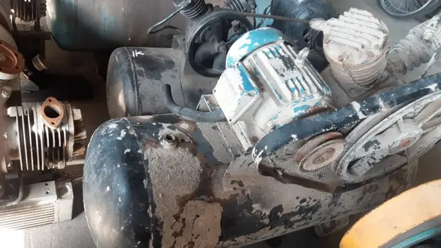 LOTE COM 8 COMPRESSORES DE AR DIVERSOS TAMANHOS