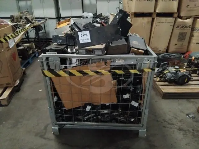 APROXIMADAMENTE 1.920 KG DE RÁDIOS COMUNICADORES