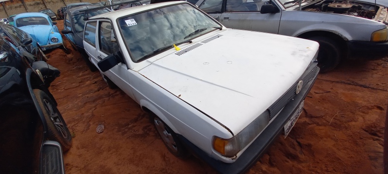 SUCATA APROVEITÁVEL COM MOTOR INSERVÍVEL