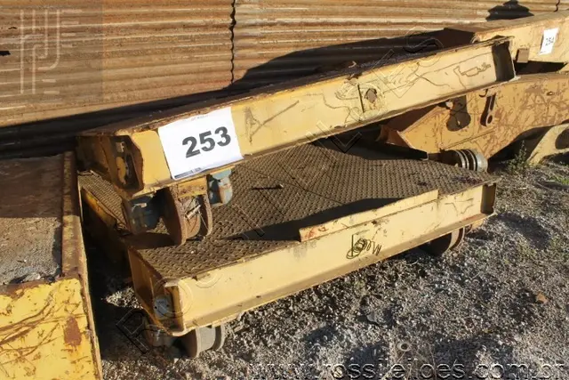 CARRINHOS - Aprox. 1.780 Kg