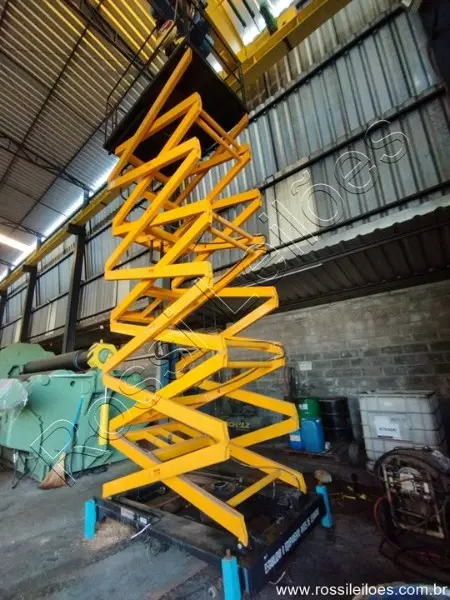 PLATAFORMA ELEVATORIA ELETRICA TIPO TESOURA - 14 M HOVAM