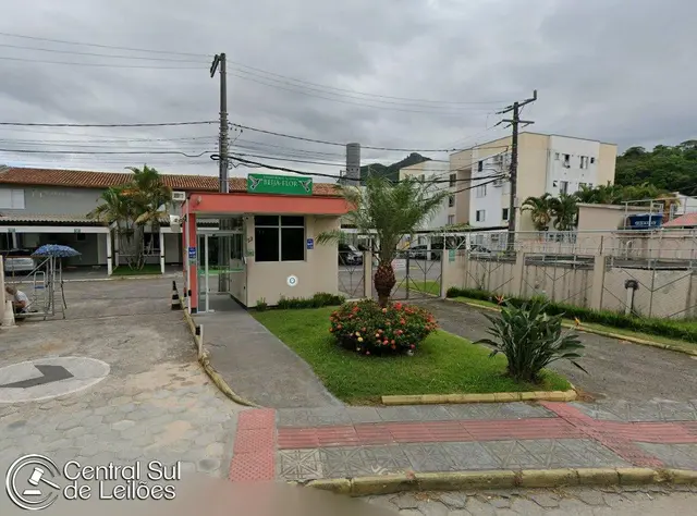 Apartamento nº 102, bloco K, no Condomínio Beija-Flor, em São José/SC