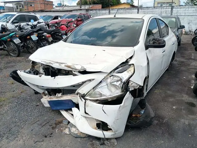 NISSAN - VERSA 16UNIQUECVT