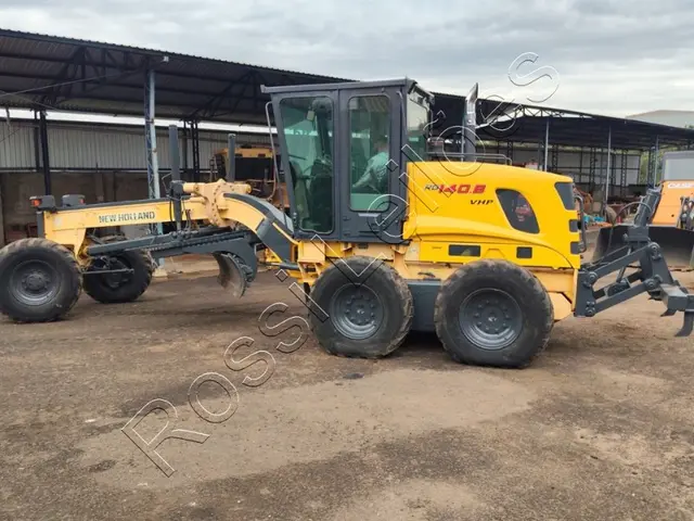 [ VÍDEO ] MOTONIVELADORA NEW HOLLAND MOD. RG 140 ANO 2010 - FUNCIONANDO