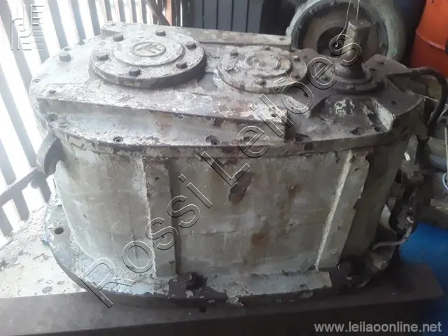 1 REDUTOR DE GRANDE PORTE PESO. 1.250 KGS APROX.
