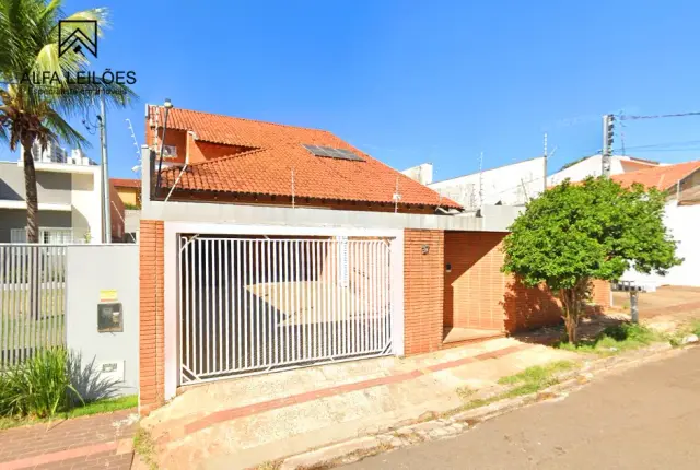 Sobrado à Venda