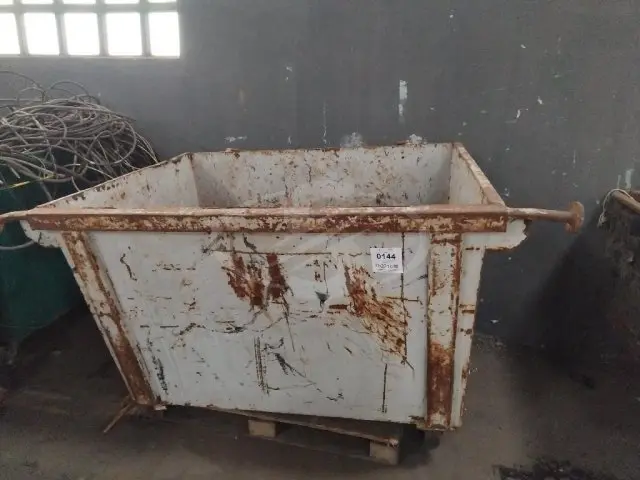 APROXIMADAMENTE 610 KG DE SUCATA DE FERRO