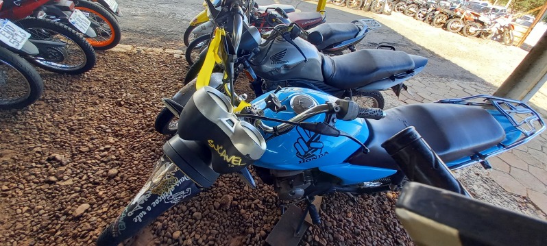 SUCATA APROVEITÁVEL COM MOTOR INSERVÍVEL