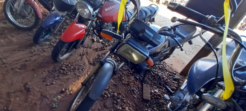 SUCATA APROVEITÁVEL COM MOTOR INSERVÍVEL