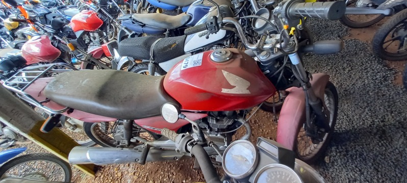SUCATA APROVEITÁVEL COM MOTOR INSERVÍVEL