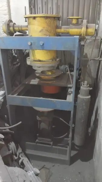 Máquina de Moldagem em Areia Verde