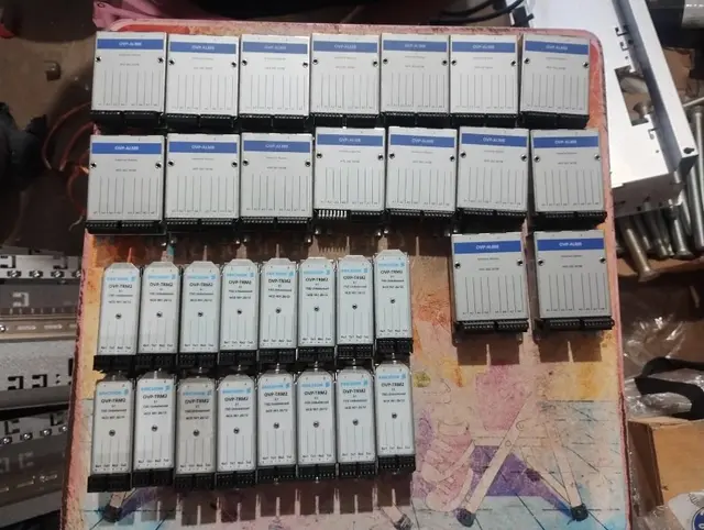 Lote com: 16 peças de módulo Ericsson OVP-ALM8-NFD302 34/08 e 16 módulos Ericsson OVP-TRM2-NCD901- 2…