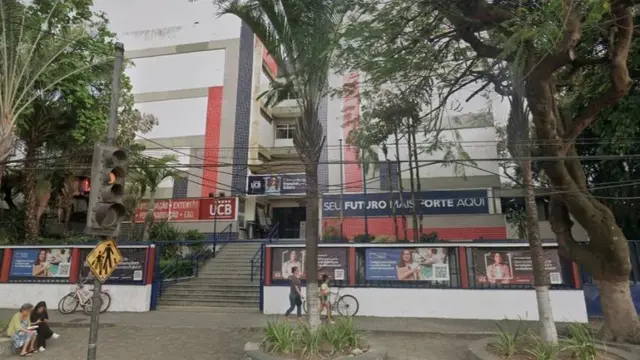 PRÉDIO COMERCIAL, C/ ÁREA TOTAL DE 5.368,00 M² ( ONDE FUNCIONA A UNIVERSIDADE CASTELO BRANCO), REALENGO, RIO DE JANEIRO / RJ