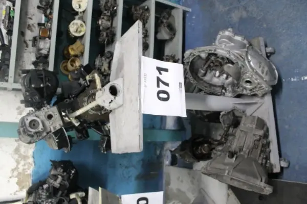MOTOR E 3 CAIXAS DE CÂMBIO DIVERSAS