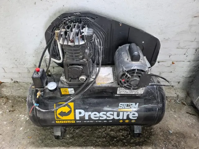 veja o vídeo!! COMPRESSOR DE AR STORM 10/100 300 10 PÉS 2HP 100 LITROS 110/220V MONOFÁSICO - FUNCION…