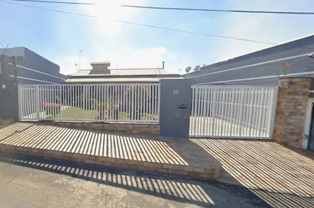 CASA RESIDENCIAL EM PEDRO LEOPOLDO/MG – 3 QUARTOS | TERRENO DE 360 M²