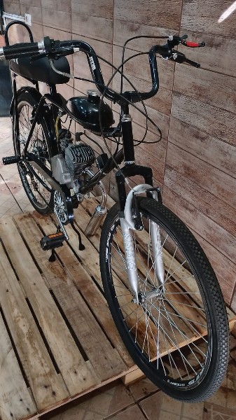 Lote contendo 01 bicicleta c/ motor a gasolina. (U-9)