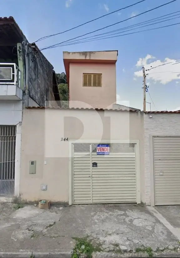 Casa - 175 m² (a.c.) e 150 m² (a.t.)