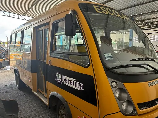 TIPO: VEICULO MARCA / MODELO: VOLKSWAGEN / NEOBUS MINI ESC PLACA: OFG1G32 RENAVAM: 01117634571 CHASSI: 9532M52P7JR711448 ANO (FAB/MOD): 2017/2018 COMBUSTÍVEL: DIESEL COR: AMARELA