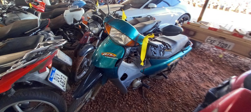 SUCATA APROVEITÁVEL COM MOTOR INSERVÍVEL