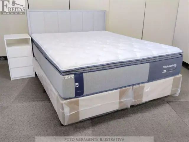 LOTE COM CAMA BOX QUEEN