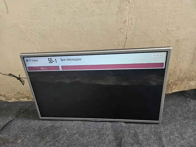 TELEVISÃO DA LG DE 32 POLEGADAS - MAIS INFORMAÇÕES NAS FOTOS