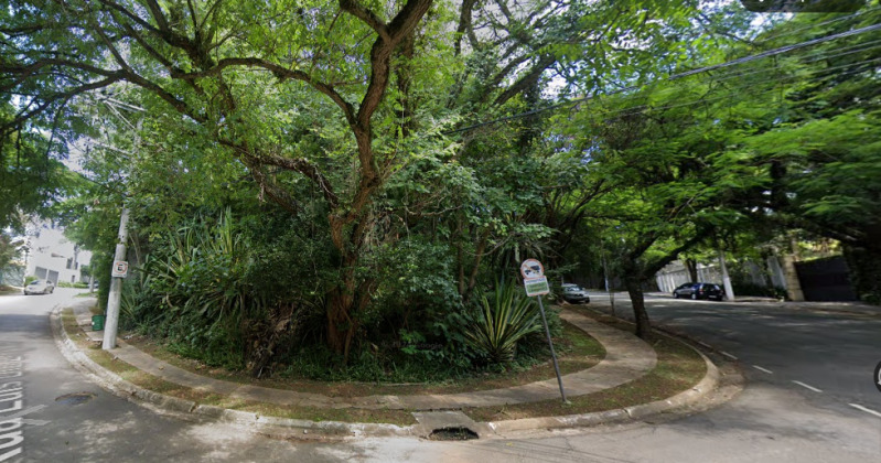 TERRENO DE 2.113M² LOCALIZADO NA AV. COMENDADOR ADIBO ARES ESQUINA COM LUIS DIB ZOGAIB BAIRRO MORUMBI EM SÃO PAULO/SP