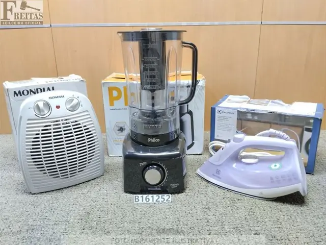 LOTE COM 01 FERRO DE PASSAR SECO E VAPOR ELECTROLUX BASE CERÂMICA GLISSIUM VAPOR VERTICAL EXTRA…