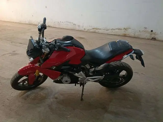 BMW - G310 R