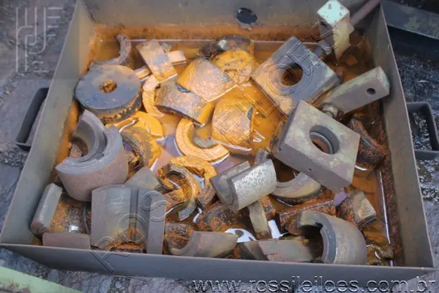 FERRAMENTAL - Aprox. 140 Kg