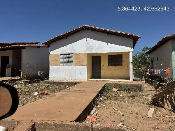 Casa - Área privativa: 56,52 m², Com 2 qt(s) - Localizado(a): RUA 03, N. 993 - DEMERVAL LOBAO/PI - CEP: 64390000