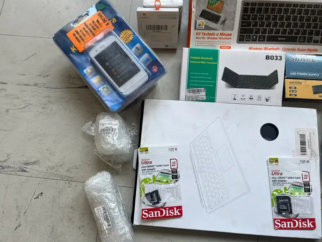 SMARTPHONE CLARO MEU AN351, SAMSUNG GALAXY BUDS CORE, ENDOSCÓPIO E OTOSCÓPIO DIGITAL, CD PLAYER CAMBRIDGE, COMPRESSOR DE AR RECARREGÁVEL, WEBCAM FULL HD 1080P E MINI RASTREADOR GPS HMASTON