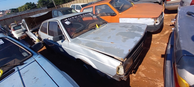 SUCATA APROVEITÁVEL COM MOTOR INSERVÍVEL