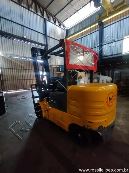 Empilhadeira elétrica 2500 kg