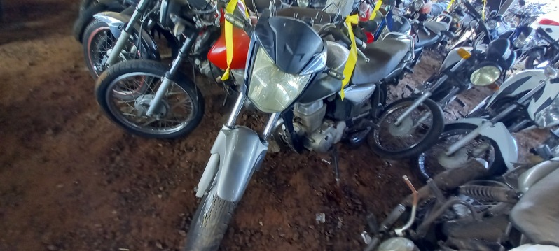 SUCATA APROVEITÁVEL COM MOTOR INSERVÍVEL