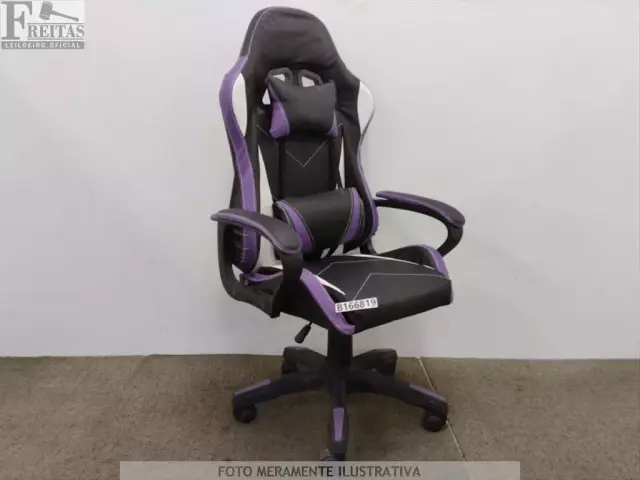 LOTE COM 01 CADEIRA GAMER BLACK/PURPLE/WHITE GIRATÓRIA COURO SINTÉTICO APOIO DE BRAÇOS RODAS EM…