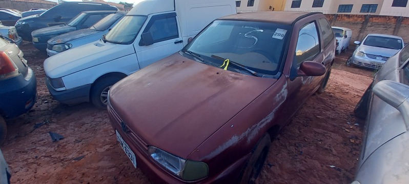 SUCATA APROVEITÁVEL COM MOTOR INSERVÍVEL