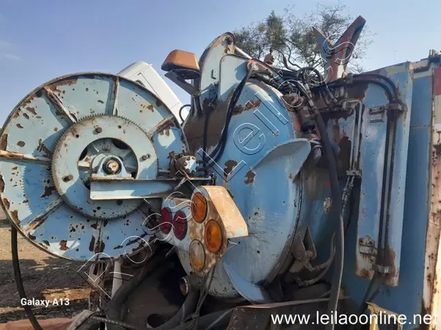 EQUIPAMENTO LIMPEZA DE BOCA DE LOBO - ASPIRA E EMPURRA - NO ESTADO